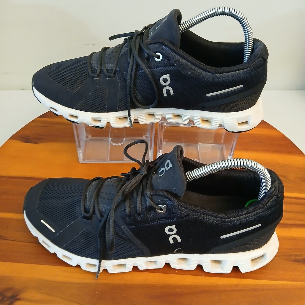On Cloud 5 Womens 9 Black Running Shoes Sneakers Athletic Mesh